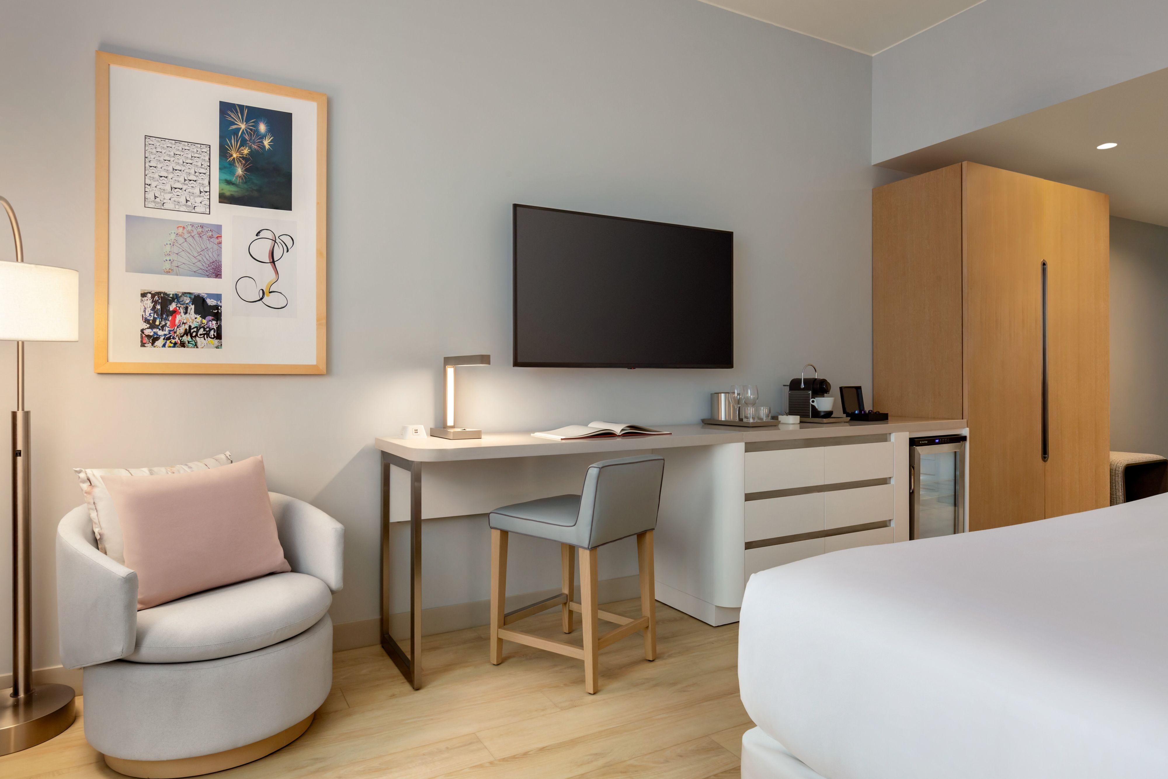 The Viv Hotel, Anaheim, A Tribute Portfolio Hotel Dış mekan fotoğraf A room at the hotel