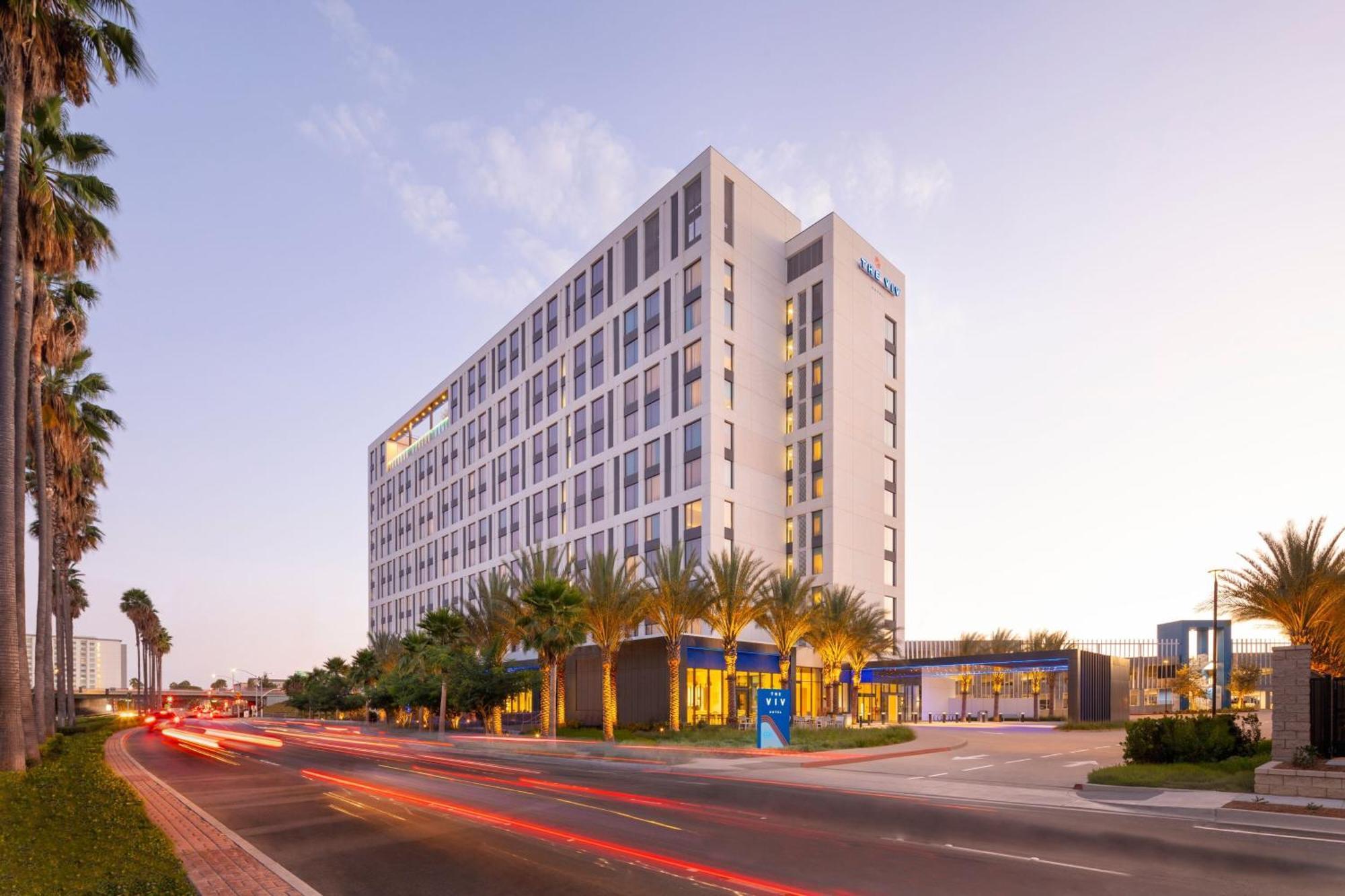 The Viv Hotel, Anaheim, A Tribute Portfolio Hotel Dış mekan fotoğraf The hotel in 2016
